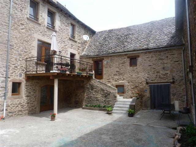 Gite Oustal Belcastel  エクステリア 写真